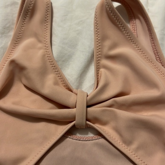 Keyhole One Piece Bathing Suit Leopard Print - Picture 3 of 5